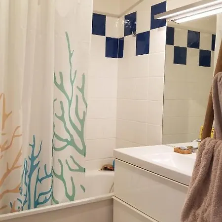 Quarto em Acomodações Particulares Chez Heloise Châtenay